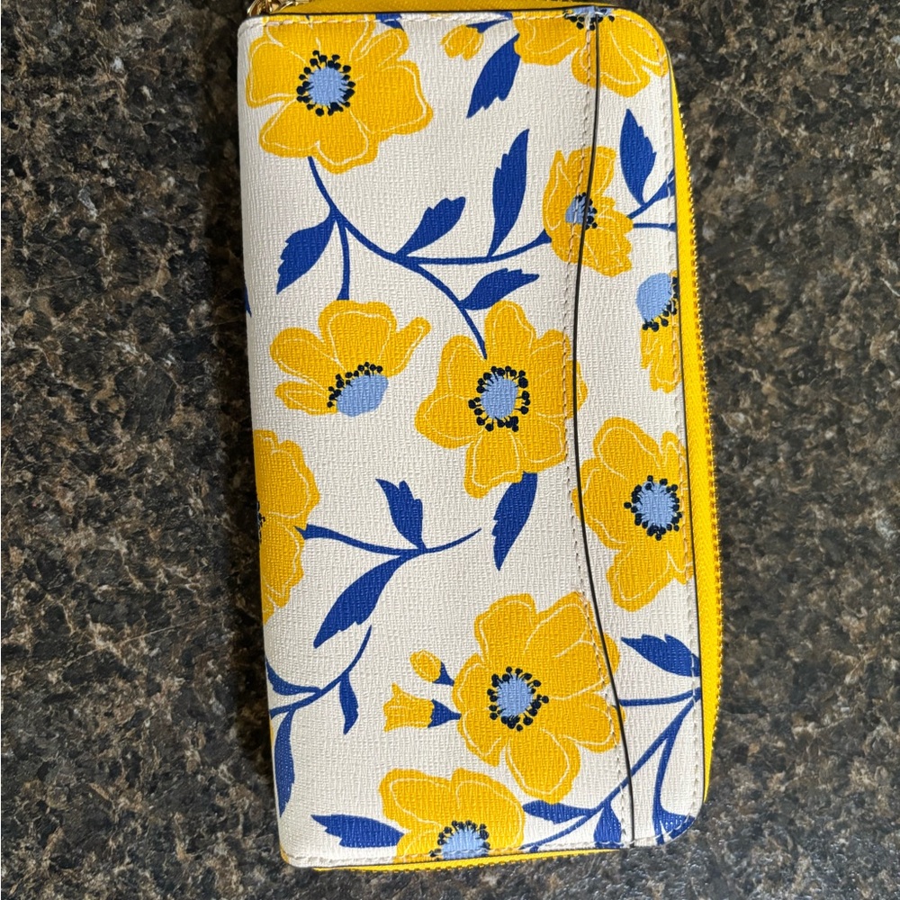 Floral Zip-Around Wallet - Picture 2 of 5